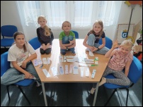 Dětská knihovnická dílna - výroba záložky s citátem